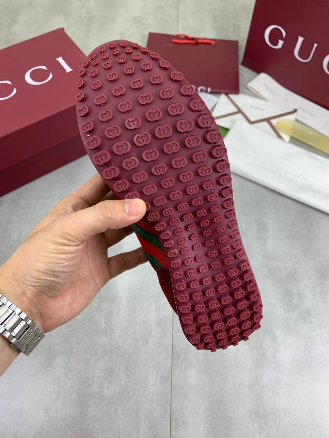 Men's shoes 💰P640 New Gucci Gucci Top version Latest catwalk style Re-Motion series Thick-soled casual sports shoes Original purchase and development ▪️Fabric: Original custom imported first-layer cowhide ▪️Sole: Original molded TPU material ▪️Sole thickness: 3.5CM ▪️Size: Men 39-45 Color: 8️⃣ colors available, boutique packaging